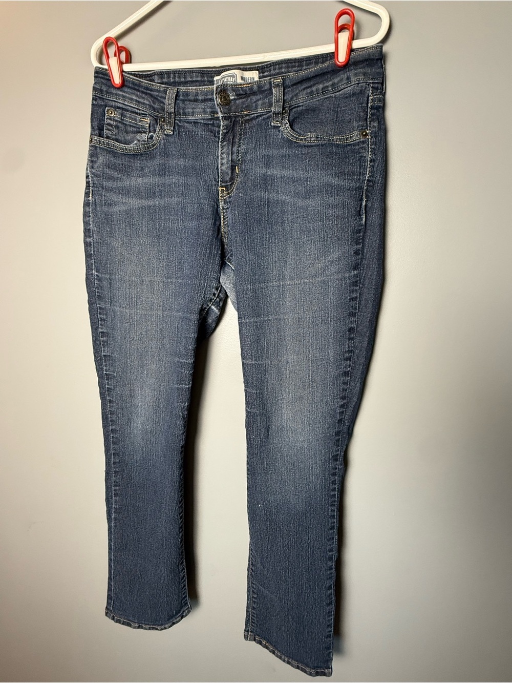 Signature by Levi Strauss & Co. Modern Straight Denim Jeans – Women’s Size 12 Sh